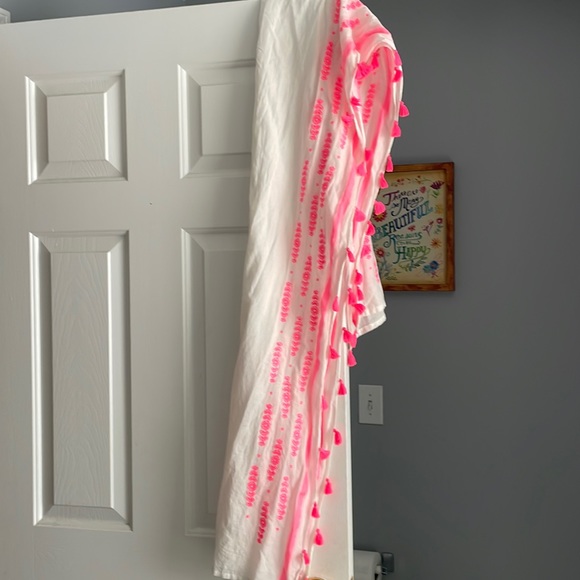 LOFT Accessories - Beautiful white and neon pink tassel scarf